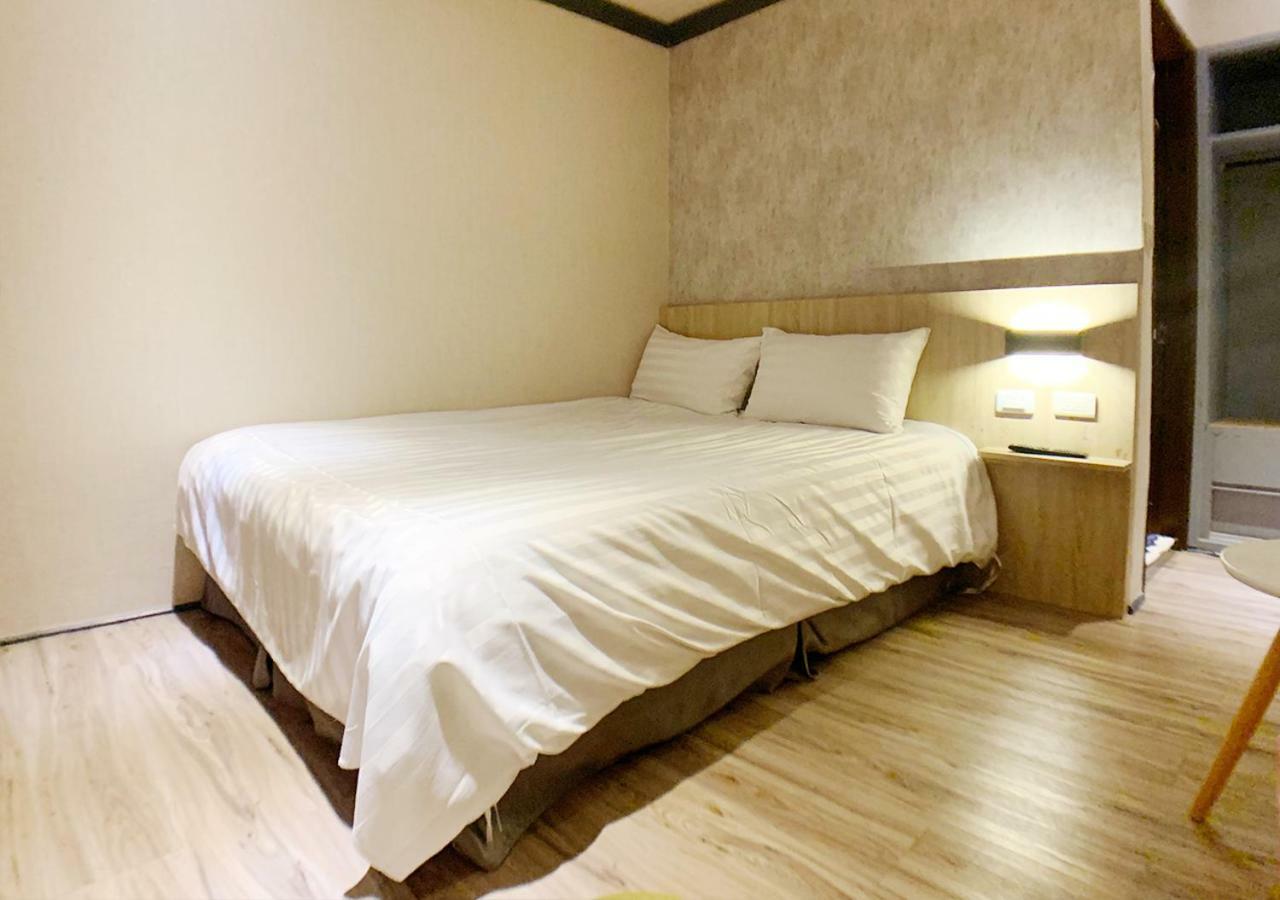 Win Inn Tainan Hotel I Zewnętrze zdjęcie