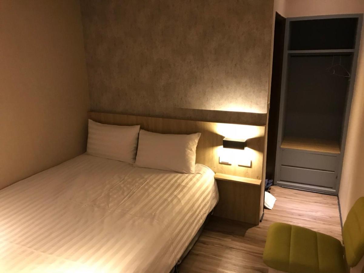 Win Inn Tainan Hotel I Zewnętrze zdjęcie